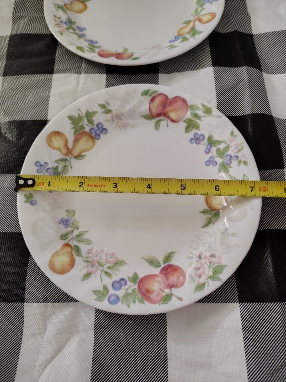 2pc Corelle Salad Plate Chutney SWIRL RIM CORNING Fruit Apple Pear Blueberries - Picture 2 of 5